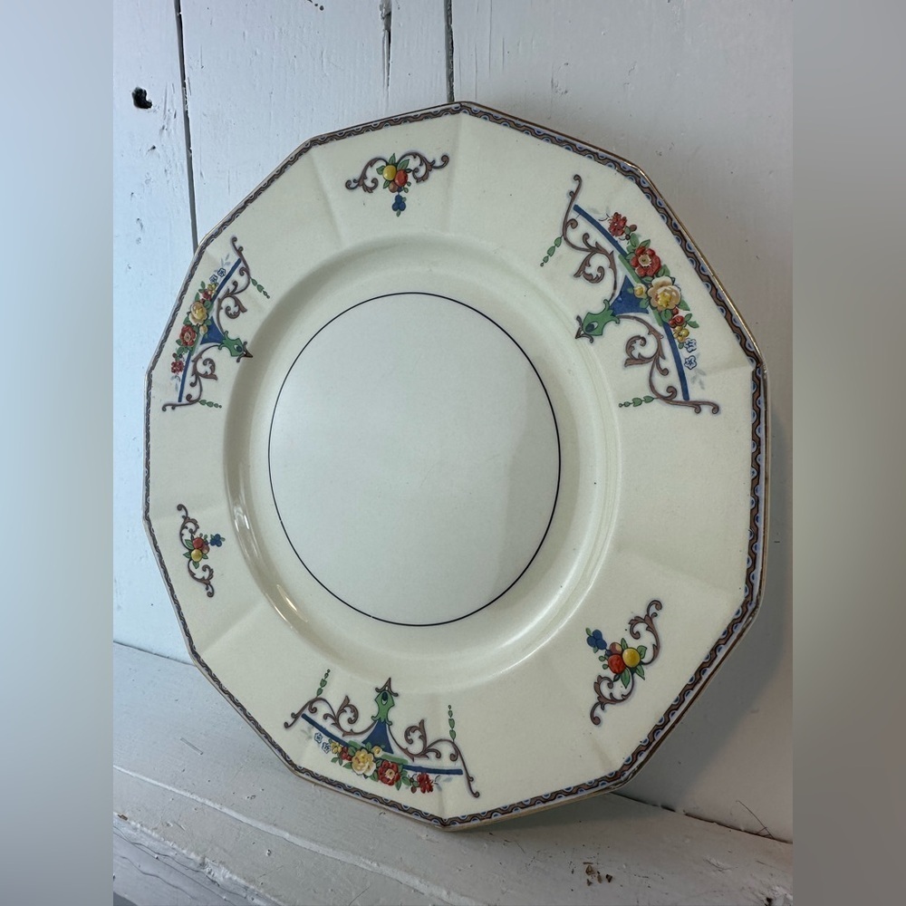 Paramount Plate by Myott Staffordshire Flowers in Vases, Multisided Gold Trim - Picture 2 of 7